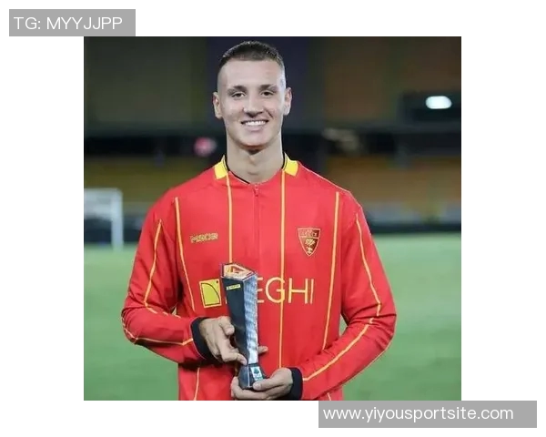 莱切总监科尔维诺盛赞卡马达天赋超群能力卓越年龄无阻